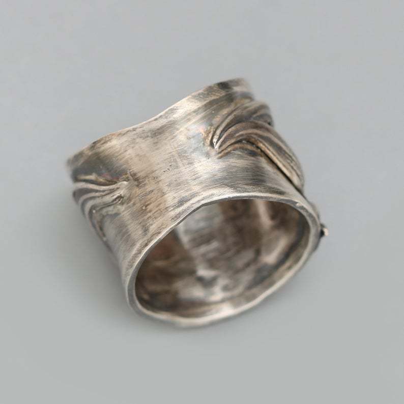 Fashion Goth Lily Flower Ring